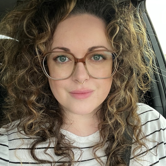 Meet your Posher, Krystal - Picture 1 of 5